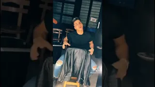  شهاب الدين  على  اغنيه اه منك ياني ياني ياني من النص التحتاني          دندنها