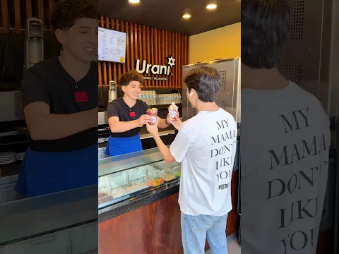 CUÁNDO TE INVITAN A COMER UNAS FRESAS DE DUBAI 🤣￼