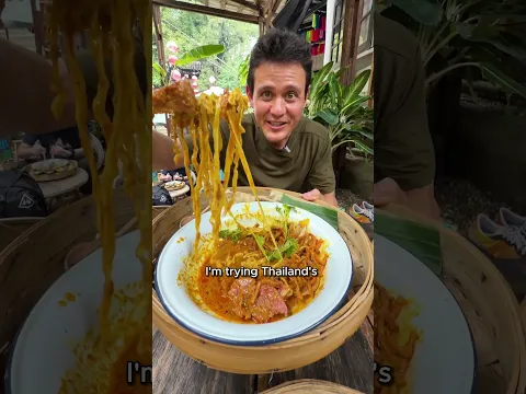 Trying Thailand's Most Viral Curry Noodles (Khao Soi)! 🇹🇭