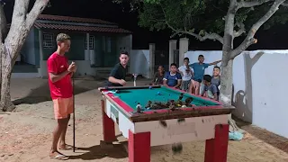 MOSTREI COMO ACABAR COM UM JOGO DE SINUCA 