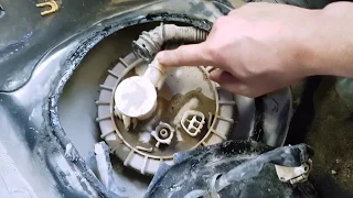 تبديل فلتر بانزين الكورولا من 2008 2013 وتنظيف الفلتر الداخلي للفيتبم 