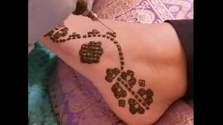 تعليم نقش الصحراوي خفيف على رجلين Teach A Light Desert Inscription On Two Legs 