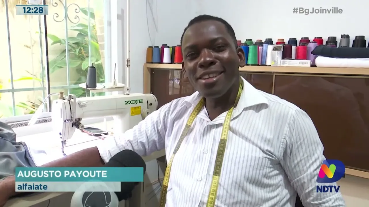 Sou Bem Joinville: Haitiano desenvolve trabalho social e dá aulas para outros imigrantes