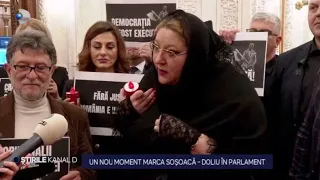 Stirile Kanal D - Un nou moment marca Diana Sosoaca: doliu in Parlament! | Editie de seara