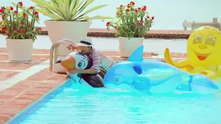 KRIS JENNER FALLING IN THE POOL