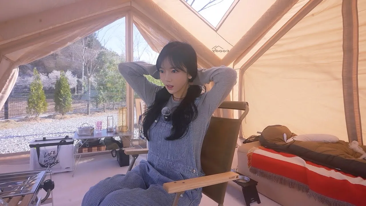 50kg 텐트를 43kg 여자 혼자 들 수 있을까? 호텔처럼 아늑한 에어 텐트 봄 솔로 캠핑 CAMPING ASMR 캠프202 캠핑장 썸네일