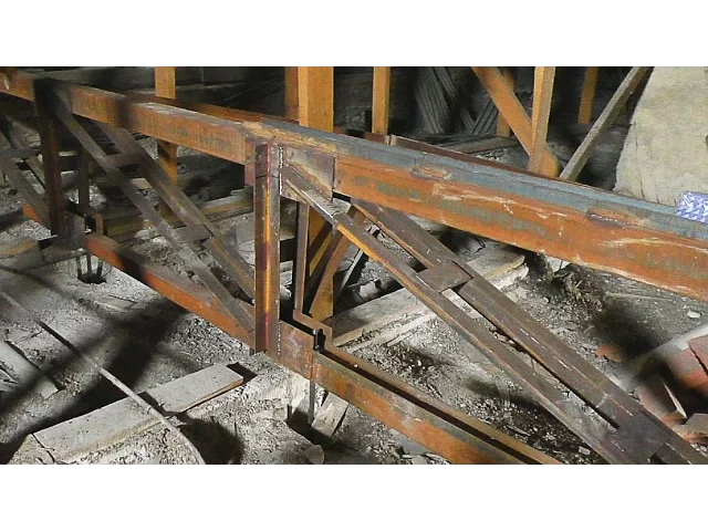 Металлическая ферма прямоугольная. Сварная ферма. Сварка ферм. Как сваривают ферму. Ферма из круглой трубы.