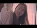 รู้ได้ไงว่าคนที่ทิ้งเธอเขาไม่เจ็บ - คิงส์ ชนาวิทย์ [OFFICIAL MV]