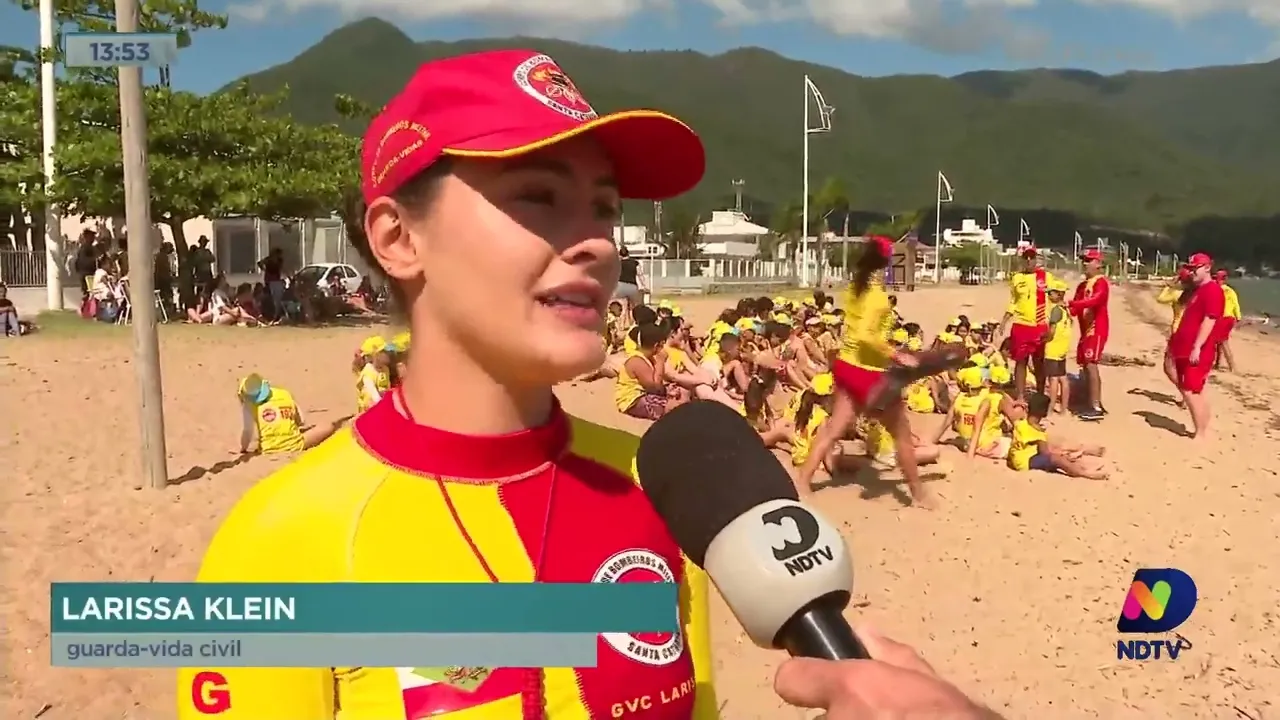 'Projeto Golfinho' ensina crianças como evitar acidentes na praia