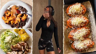 What I Eat in a Day to Stay Fit 💪🏻 | My Healthy Meal Plan