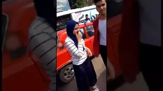 احضان وقبلات امام مدرسة البنات 