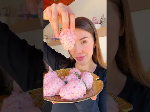 Eu tinha que fazer p BOMBOM DE MORANGO CRAVEJADO, provavelmente é a receita mais viral do momento 😍