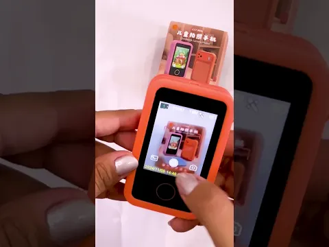 Seu pequeno com o próprio smartphone do tamanho perfeito para ele!
