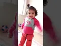 küçük kızdan harika halay
