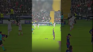 حزن لاعبي برشلونة بعد الخسارة ضد باريس 