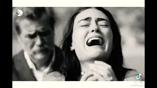 وتصرخ مهما تصرخ ولا حد هيسمعك مفيش مركب هتقدر بالعمر ترجعك   دندنها