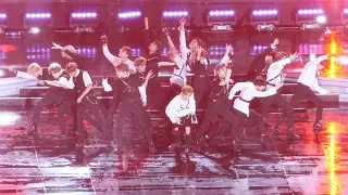 NCT 2018 : Black on Black : 직캠 FanCam : 미끄러운 무대  rain, slippery stage 비
