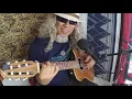 LEI HINAHINA TRADITIONAL HAWAIIAN MUSIC  from Johnny Alameda by: Lonomusic Molokai