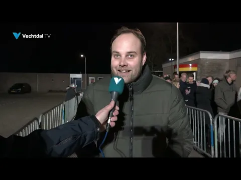 Gezellige drukte bij kaartverkoop Normaal concert in Dalfsen