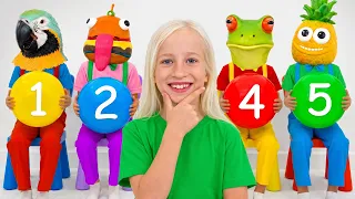 Escondite con máscaras de animales - Historias divertidas para niños