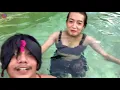 Download Lagu Indri Safitri mandi bareng febri BERENANG BARENG DUYUNG