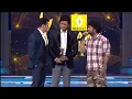 Arijit Singh Receiving award from Salman khan for tum hi ho