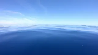 Endless Ocean – ASMR & SLOW TV – Sailing in Calm Water & Ocean Sounds