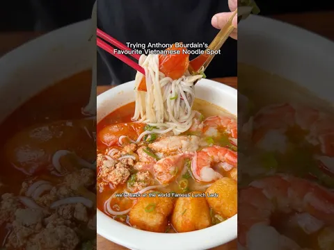 Trying Anthony Bourdain’s Favourite Vietnamese Noodle Spot (Lunch Lady)