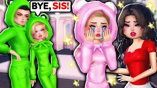 Her Sister *STOLE HER BOYFRIEND*... So I Helped Her Get REVENGE in Dress to Impress!