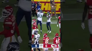 Jalen Milroe connects with Nick Vannett for the TD KING 5