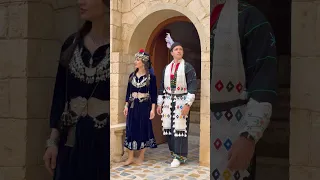 الزي الآشوري الجميل من احلى الأزياء اللي لابسينها شنو تعرفون عن الأشوريين اكسبلور Travel 