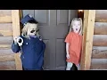 Download Lagu COPS AND ROBBERS IN A CABIN!