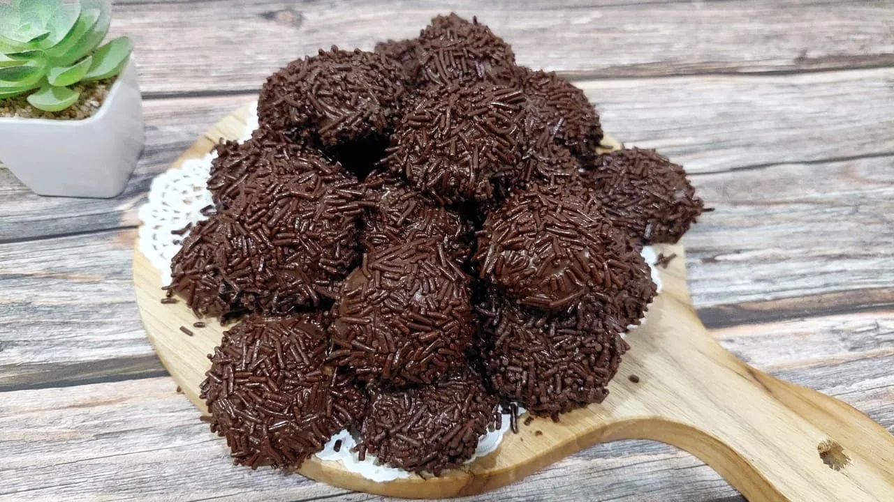 KUE RAMBUTAN KHAS MANADO KUE RAMBUTAN KHAS MANADO