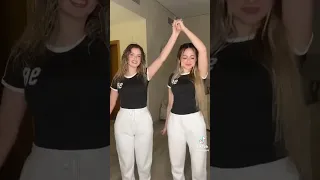 وتهز بشعرها الحرير ما تحمل قلبي الصغير 