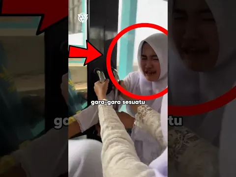Siswi Ini Panik Saat Tangan Dia Terjepit Di Pintu Kelas Sampai Menangis Tapi Temennya Malah Ketawa