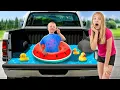 Lagu Arthur \u0026 Akim go for a swim with Dad. Amelia \u0026 Avelina join the fun.