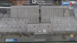 В Омске двух грабителей ювелирного магазина отправили под стражу