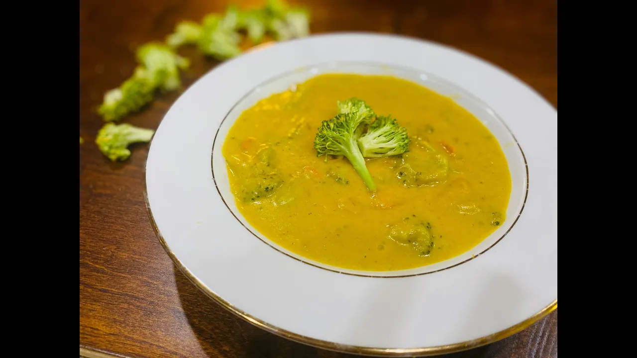 Broccoli Cheddar Soup   Hannah in the Kitchen  