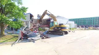 FedEx Kinko s demolition