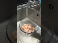 How to defrost frozen shrimps