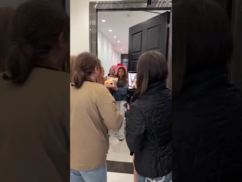 Поздравили ночью