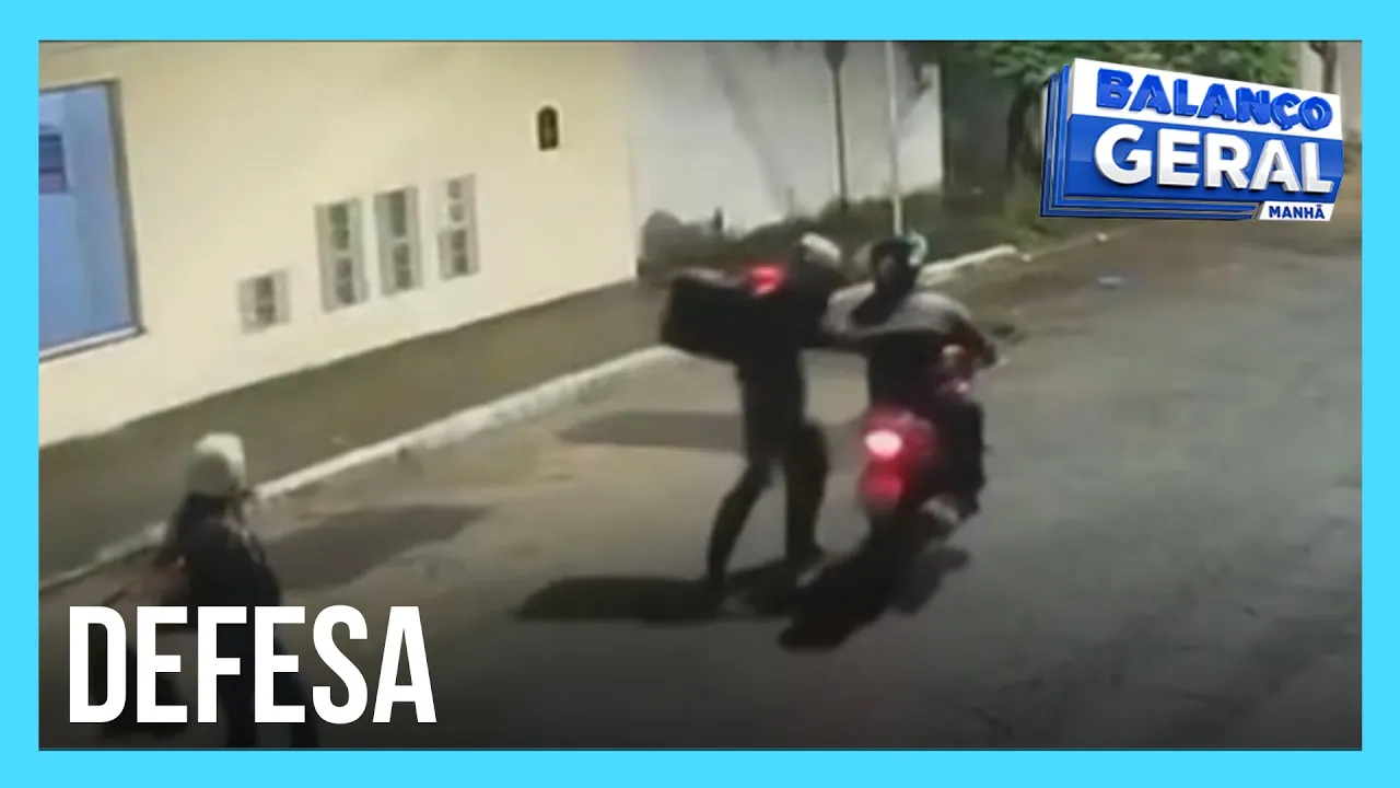 Mulher usa guarda-chuva para espantar ladrões na zona leste de SP