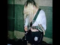 laura les - walls are closing in