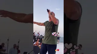 إهدى بقى لقيناه   وي اه    عمرو دياب دندنها