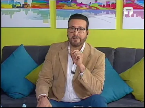 Conductor se da a la fuga después de llevarse un poste de luz en Guayaquil