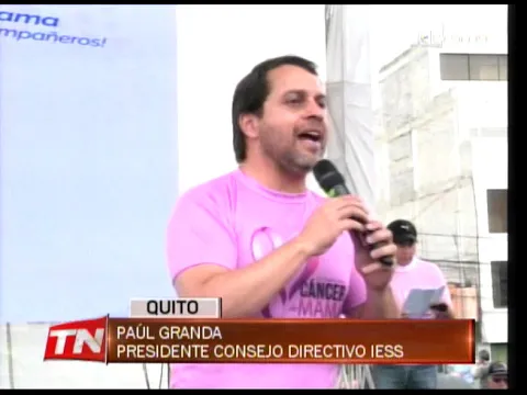 El IESS organizó una Cicleada Rosa por la lucha contra el cáncer de mama