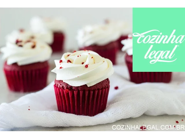 RED VELVET CUPCAKE COM CHANTININHO