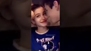 فدوه حبيبها زعلان منها شون تراضي تجي بحضنه وسويله اغرائات وهوا نايم شلون حضنها 