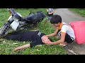 Download Lagu Two brothers Ly Su Ca saved an old woman who had an accident on the road.