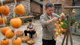 Hết mùa hồng rồi, anh Chuẩn cùng chị dâu tranh thủ làm mẻ hồng treo gió để dành #AnhChuan #monngon